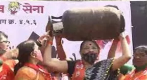 Shiv Sena workers protest against fuel price hike in Aurangabad