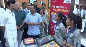Stalin visits Govt school, Mohalla Clinic in Delhi