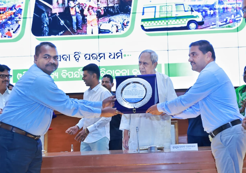 CM Presents Suraj Award, Felicitates Bahanaga Heroes