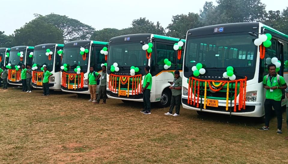 CM Launches Lakshmi Bus Service in 5 More Districts