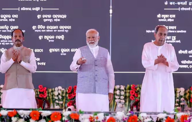 PM Lays Stone & Inaugurates Devpt projects Worth over Rs 19,600 Cr