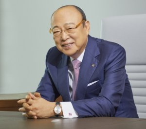 Hanwha Group Chief Transfers Half of His Stake To 3 Sons